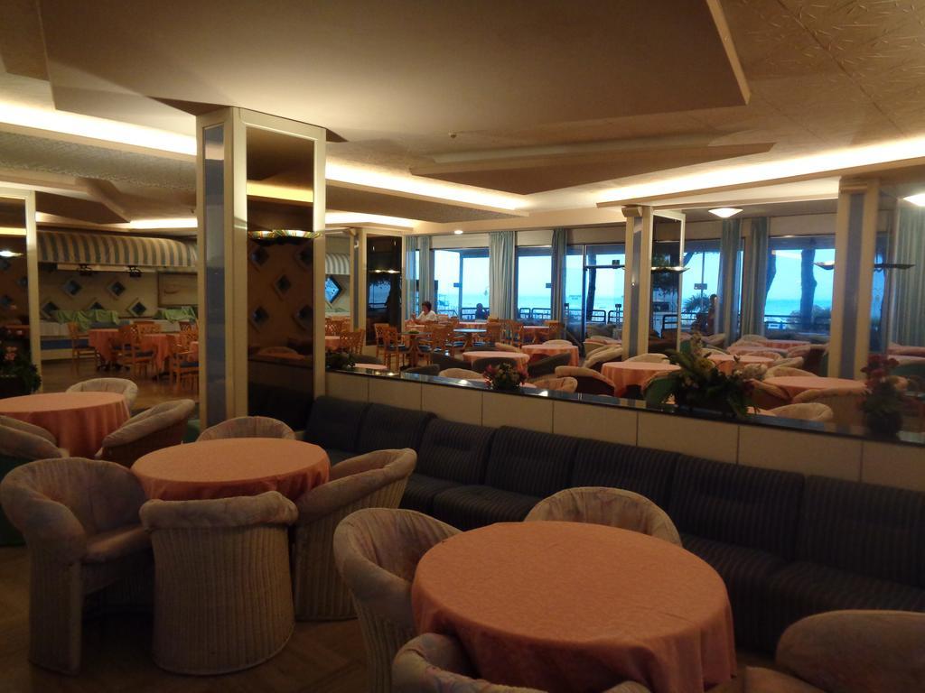 Hotel Ambasciatori Palace Lido di Jesolo Esterno foto