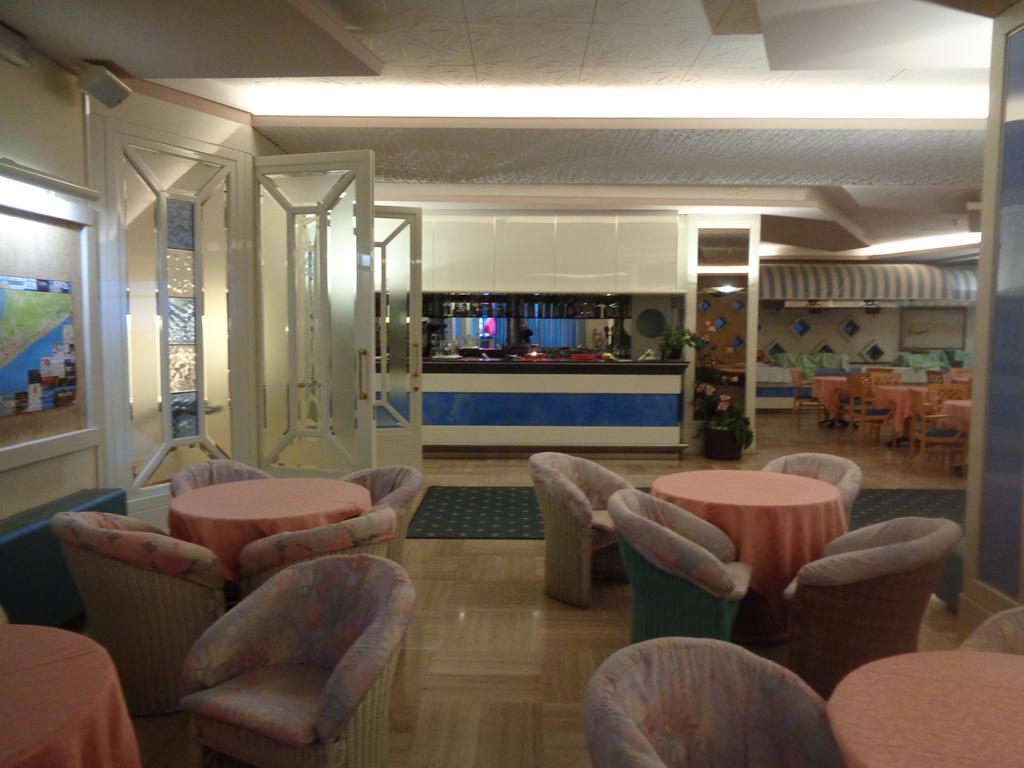 Hotel Ambasciatori Palace Lido di Jesolo Esterno foto